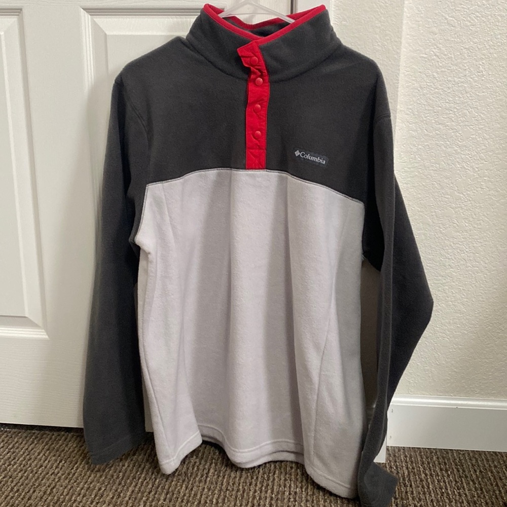 Columbia Men’s Large Button Up 1/3 Zip Jacket (100% polyester)